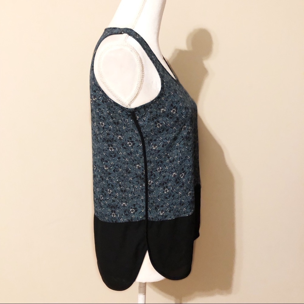⭐️ 3 For $15 LOFT Sleeveless Blouse - Picture 4 of 6